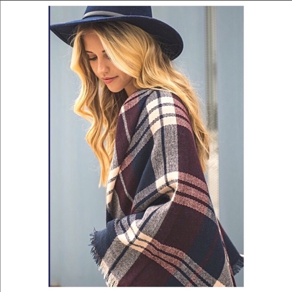 Beautiful wrap or scarf - Picture 3 of 3